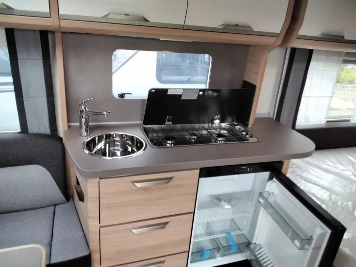 Fahrzeugbild Knaus Südwind 450 FU Black Selection Modell 2026 #9