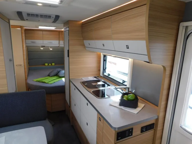 Fahrzeugbild Dethleffs Camper 530 FSK Dachklima,Autark,ATC,Duo-Control #8