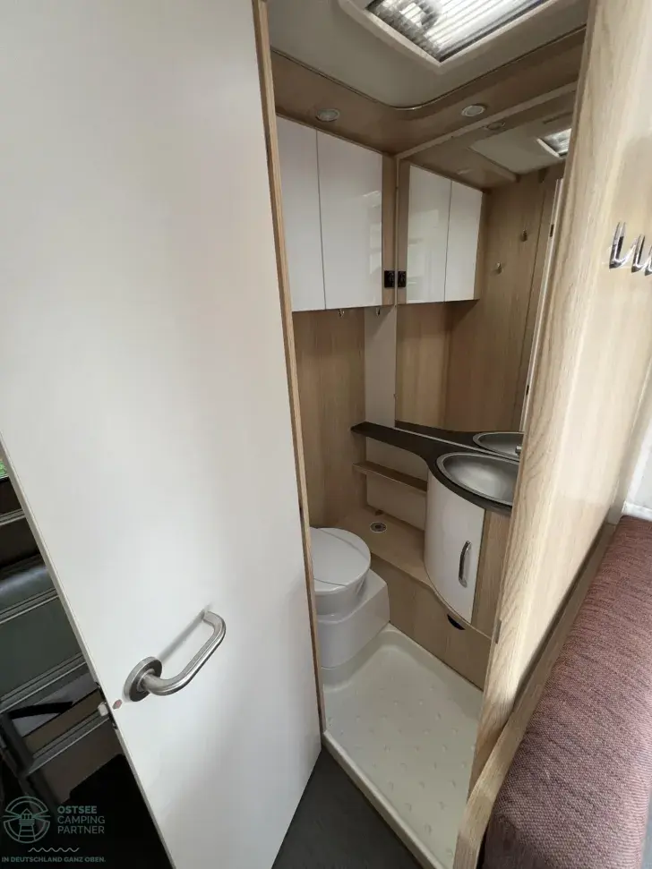 Fahrzeugbild Hymer Eriba Eriba Living 525 Idealer Familienwagen #13