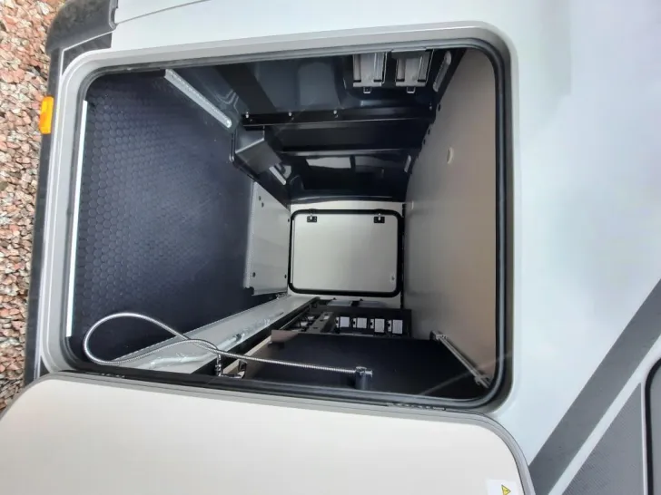 Fahrzeugbild Bürstner Signature SFT 7.4 Verfüg./Sparen Sie 10.607,- € #21