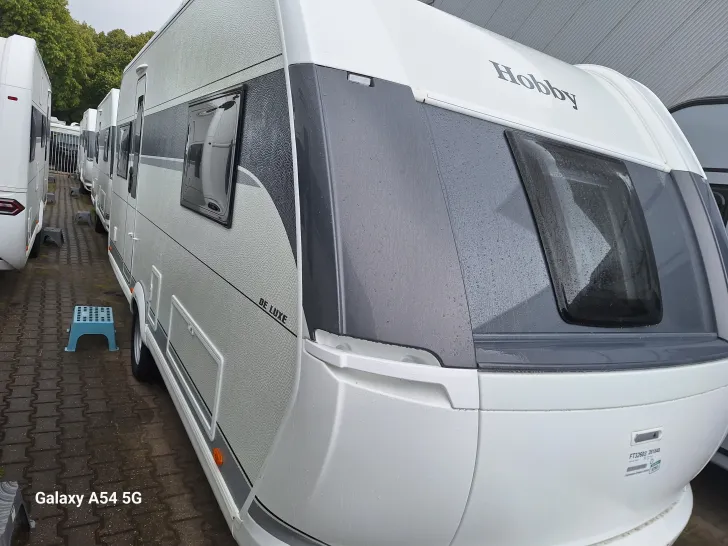 Fahrzeugbild Hobby De Luxe 540 UL 1800 Kg, Rollbrett, TV-Halter #1