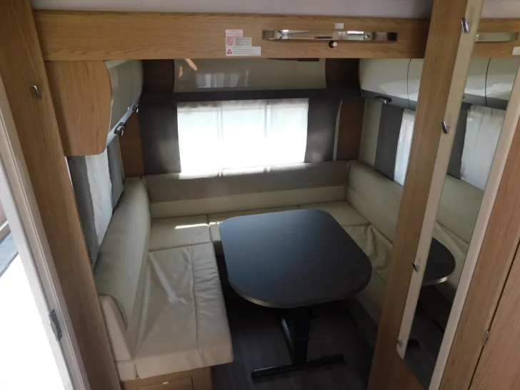 Fahrzeugbild Bürstner Averso Plus 520 TL Mover, Sackmarkise #5