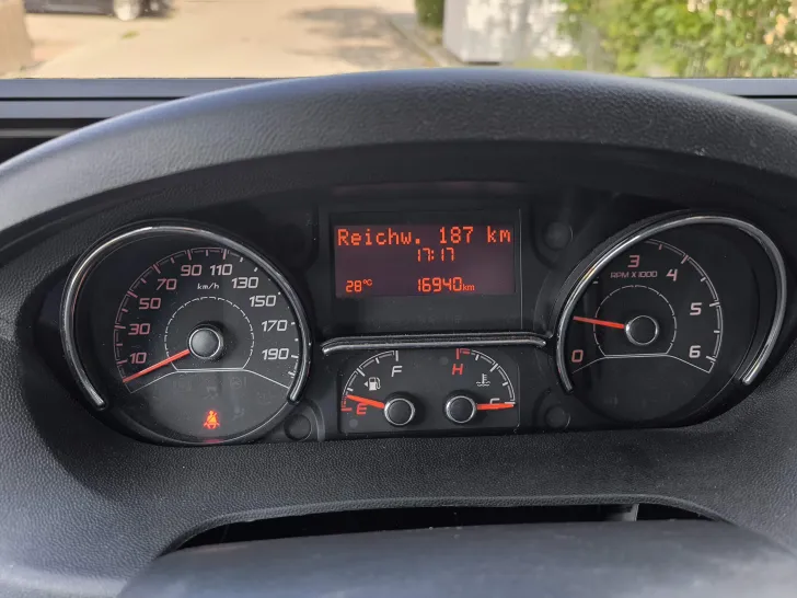 Fahrzeugbild Pössl Summit 600 Plus sehr gut gepflegt aus 1. Hand #5