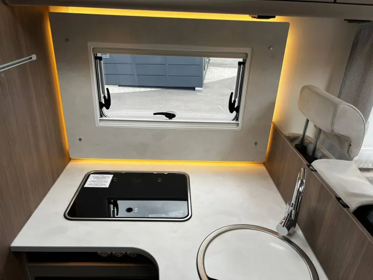 Fahrzeugbild Carado I 449 AT9G+Combi6E+pro++Markise+OptiPak2 #25