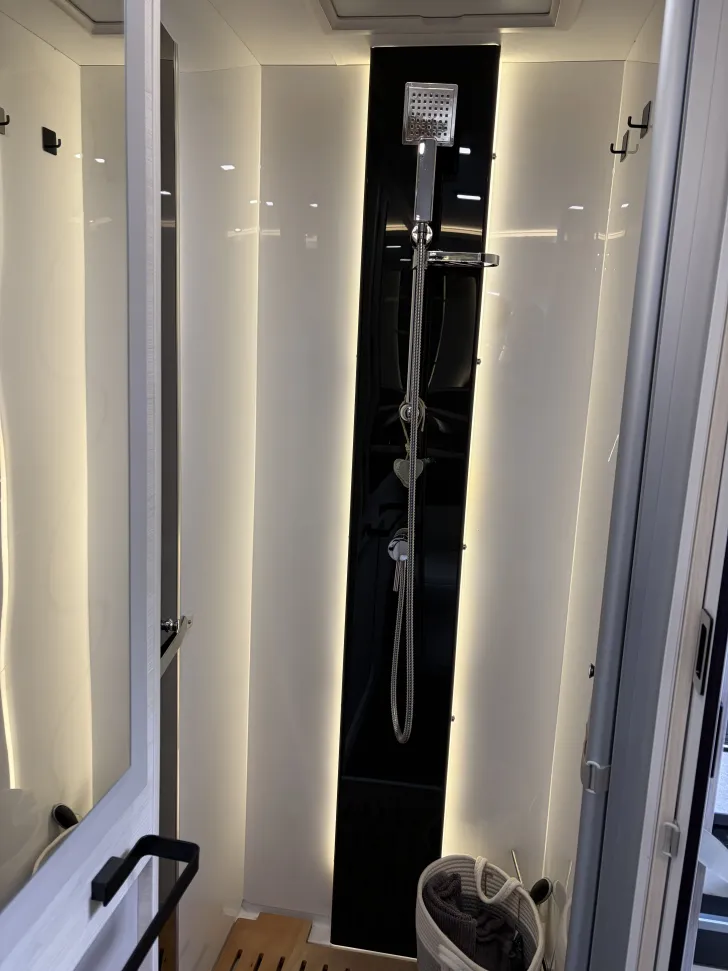 Fahrzeugbild Challenger Teilintegriert 260 Graphite Ultimate Sehr gut gepflegt #8