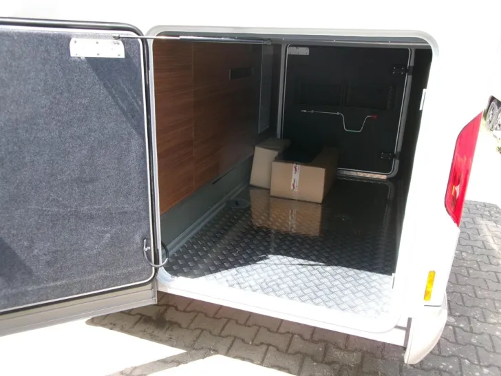 Fahrzeugbild Carthago chic c-line I 5.0 QB L Mercedes #3