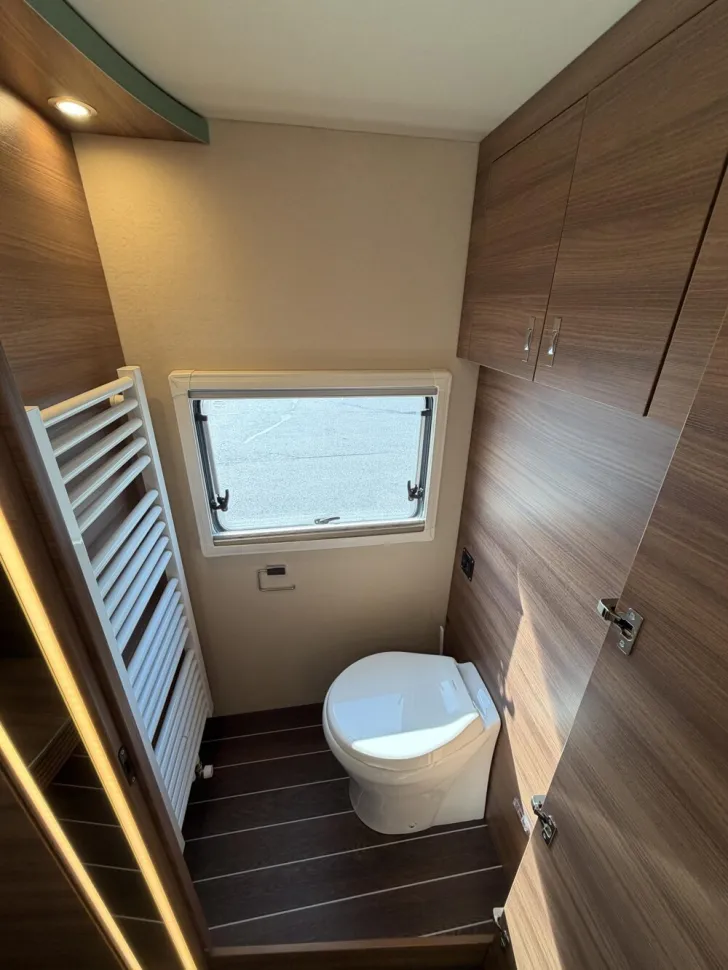 Fahrzeugbild Knaus Sun i 900 LEG #22