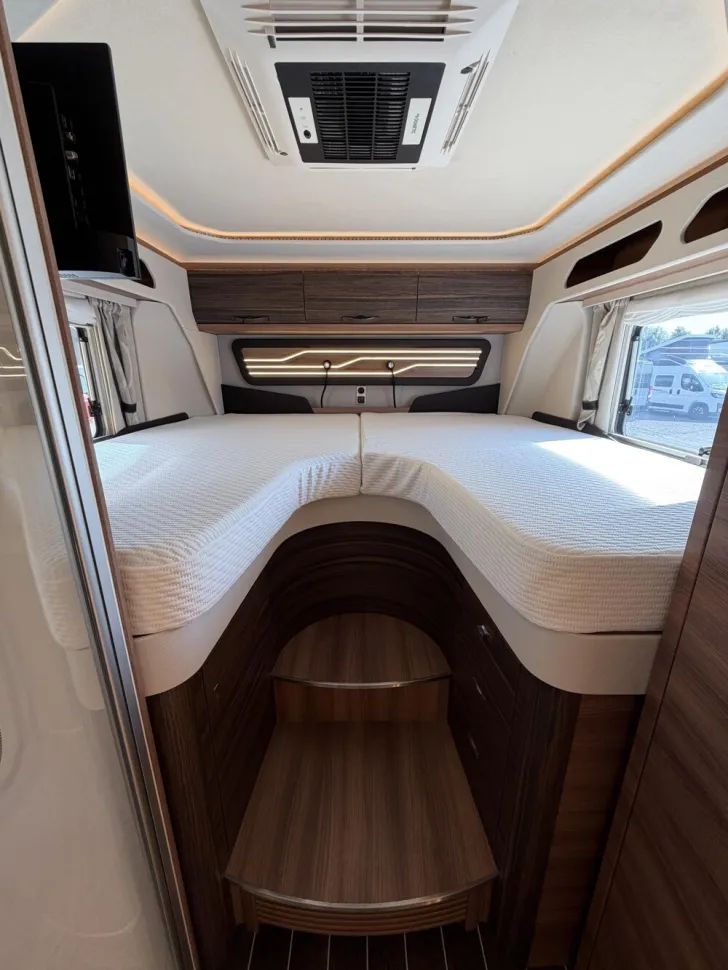 Fahrzeugbild Knaus Sun i 900 LEG #25
