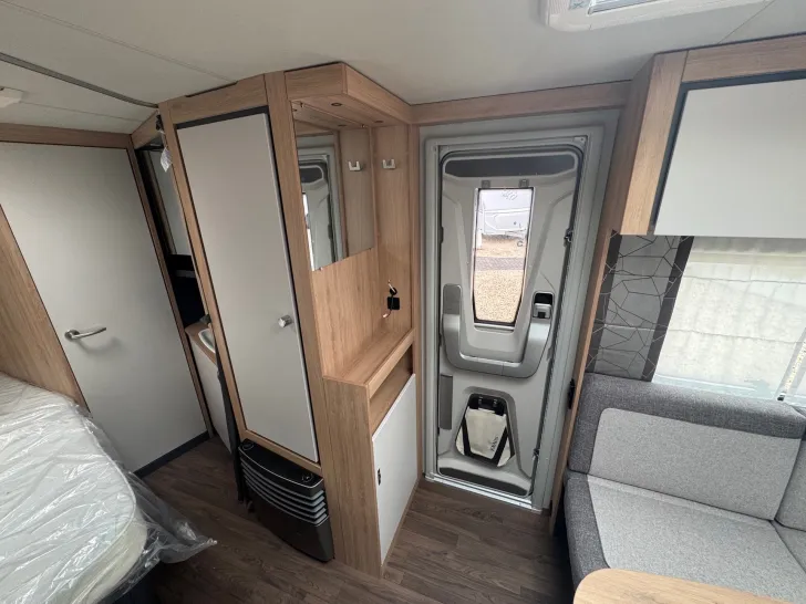 Fahrzeugbild Knaus Sport 450 FU *Glattblech*1.500 kg* #14