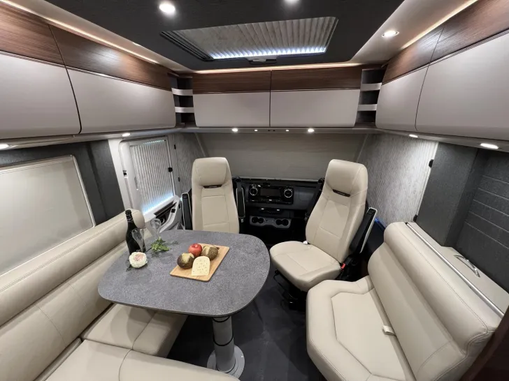 Fahrzeugbild Carthago chic c-line I 4.9 LE L Mercedes (358) #14
