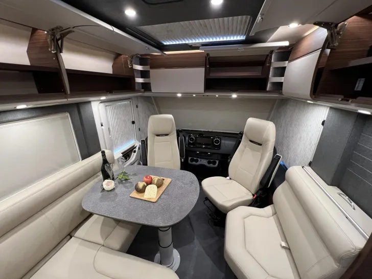 Fahrzeugbild Carthago chic c-line I 4.9 LE L Mercedes (358) #15