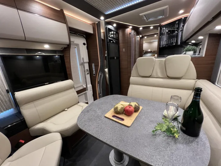 Fahrzeugbild Carthago chic c-line I 4.9 LE L Mercedes (358) #17