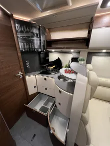 Fahrzeugbild Carthago chic c-line I 4.9 LE L Mercedes (358) #23