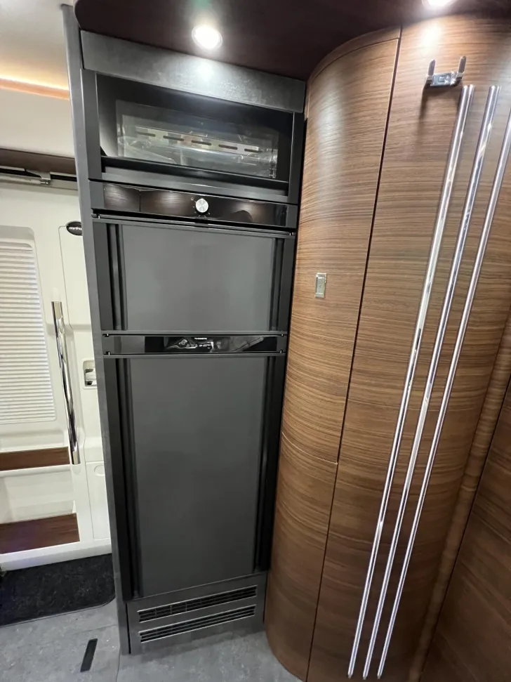Fahrzeugbild Carthago chic c-line I 4.9 LE L Mercedes (358) #24
