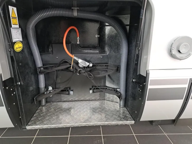 Fahrzeugbild Hymer B-Klasse MC I 600 Autark, Solar, GFK, TV #18