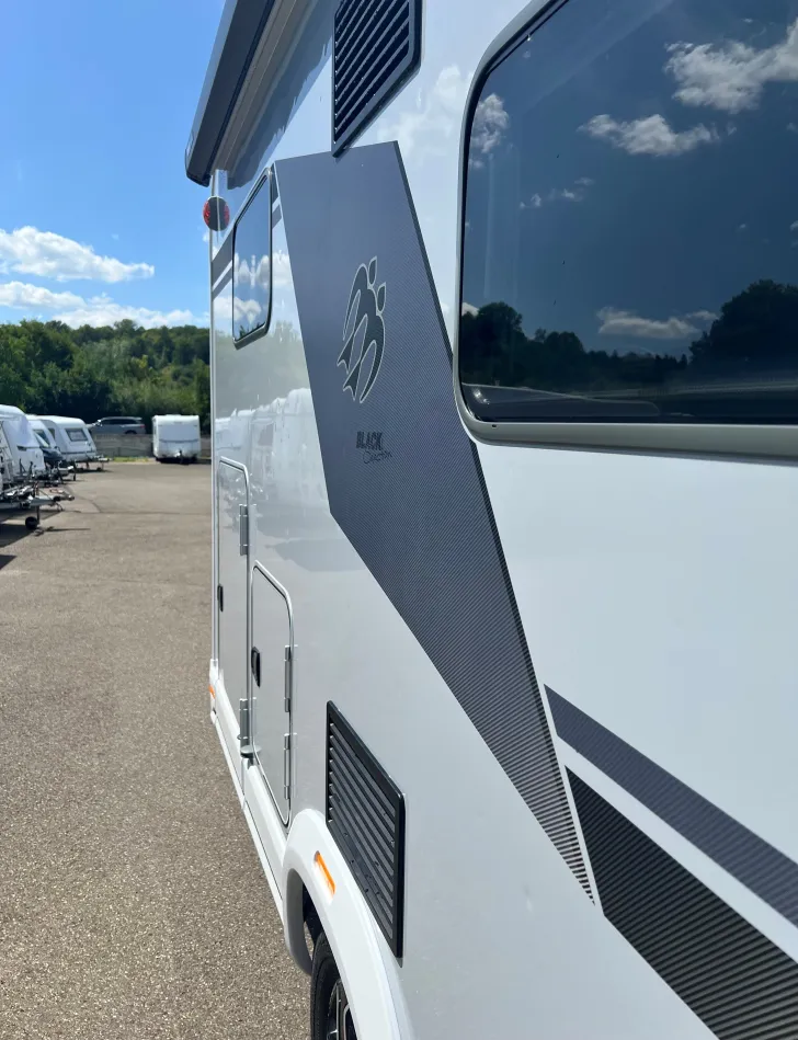 Fahrzeugbild Knaus Live Wave  650 MEG Black Selection #9