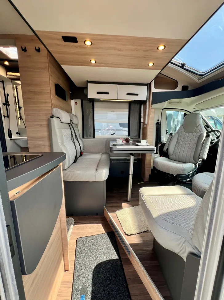 Fahrzeugbild Knaus Live Wave  650 MEG Black Selection #13
