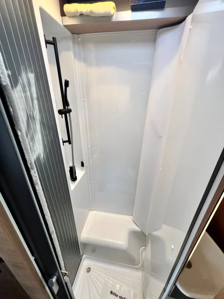 Fahrzeugbild Knaus Live Wave  650 MEG Black Selection #23