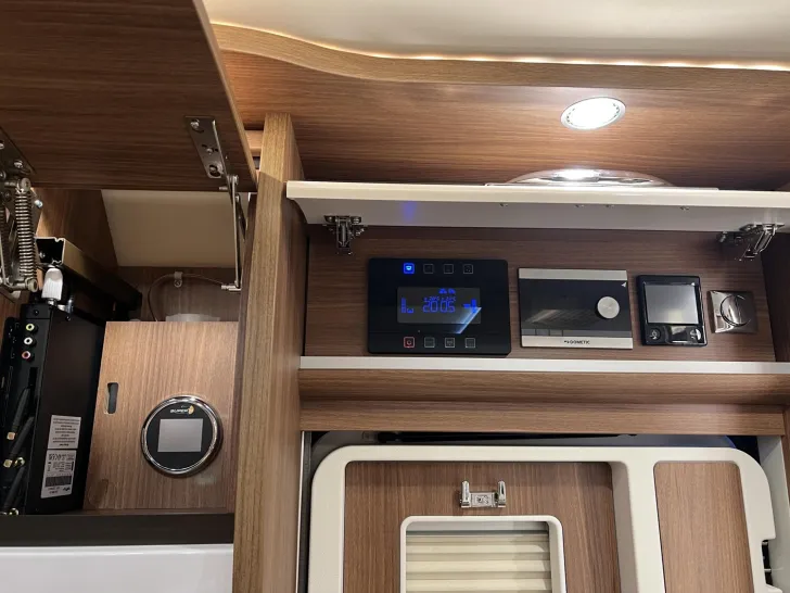 Fahrzeugbild Carthago chic e-line I 51 QB DA Mercedes (221) #19