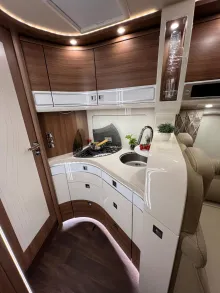 Fahrzeugbild Carthago chic e-line I 51 QB DA Mercedes (221) #20