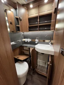 Fahrzeugbild Carthago chic e-line I 51 QB DA Mercedes (221) #34