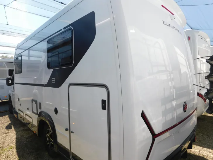 Fahrzeugbild Bürstner Signature SFT 7.4 Navi+Kamera+L-Sitzbank+Markise #4