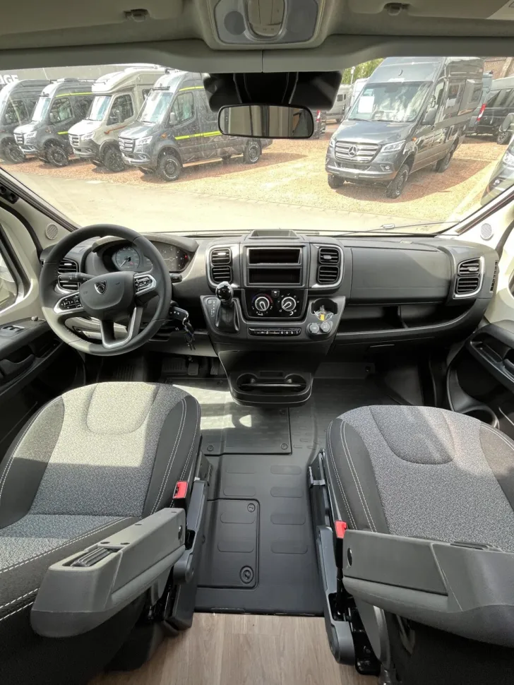 Fahrzeugbild Crosscamp EXPDN 7.4 E Peugeot #17