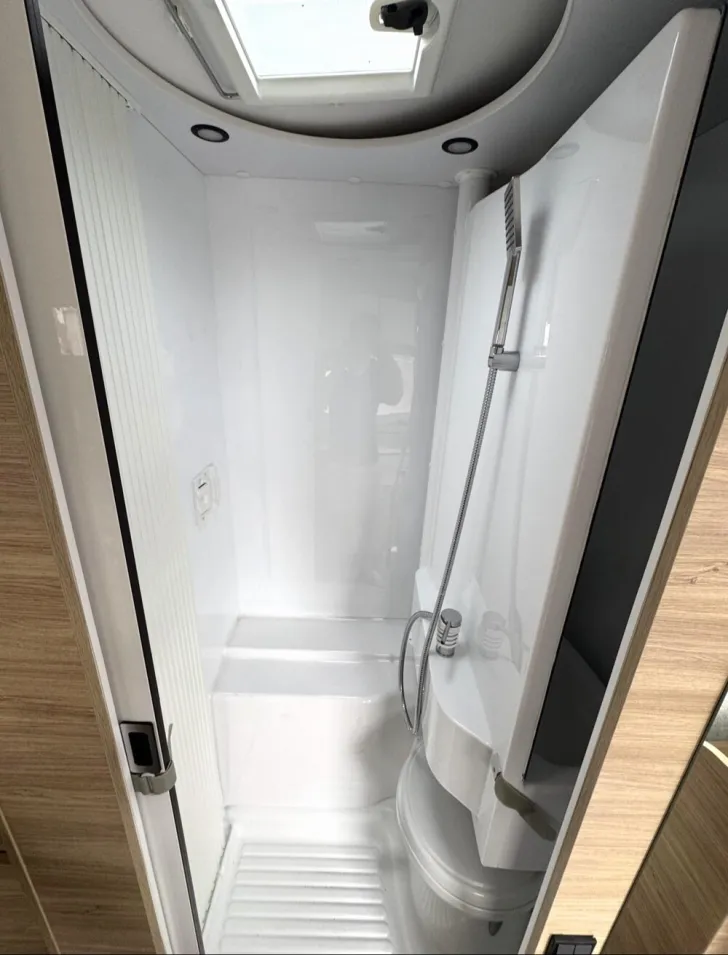 Fahrzeugbild Chausson Alkoven First Line C514 #12