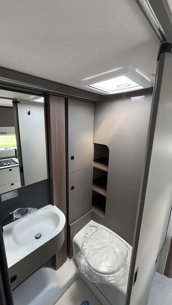Fahrzeugbild LMC Cruiser 740 EL #12