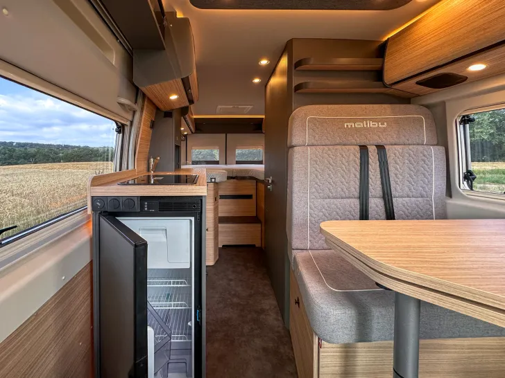 Fahrzeugbild Malibu Van First Class - Two Rooms 640 LE RB GT Lithium, Solar #7