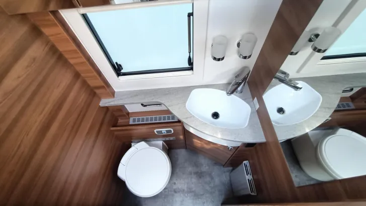 Fahrzeugbild Dethleffs Globetrotter XXL A 9000 #9