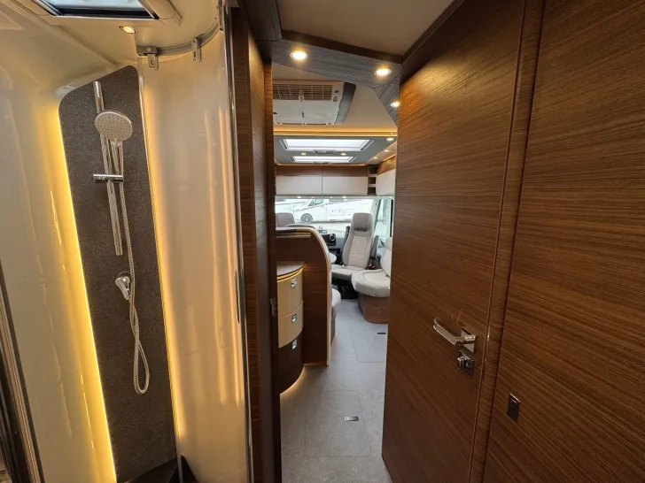 Fahrzeugbild Carthago chic c-line I 5.0 QB L MB*170PS*4,5 to. #15