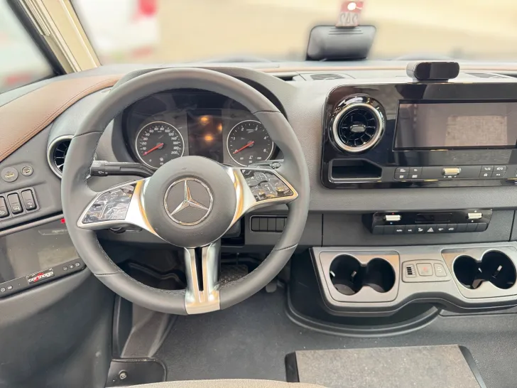 Fahrzeugbild Carthago chic c-line I 5.0 QB L MB*170PS*4,5 to. #6