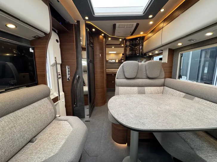 Fahrzeugbild Carthago chic c-line I 5.0 QB L MB*170PS*4,5 to. #9