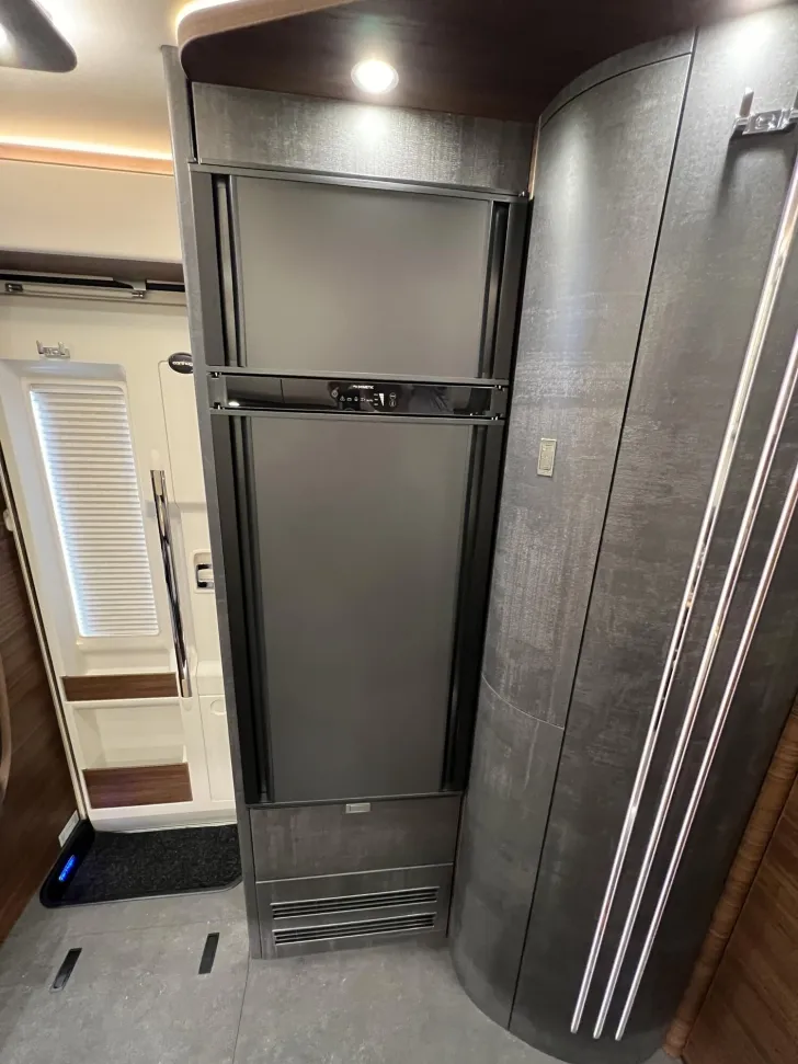 Fahrzeugbild Carthago chic c-line I 4.9 LE L Mercedes (367) #23