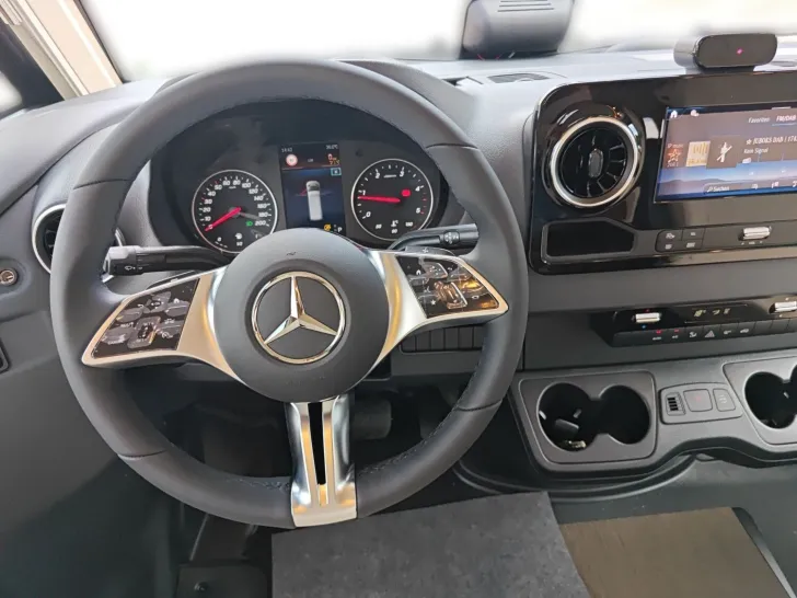 Fahrzeugbild Carthago C2-tourer I 143 KB LE comfort Mercedes #8