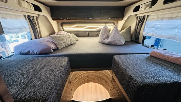 Fahrzeugbild Knaus Sun I 700 LEG HY4 Stützen, Wechselrichter #14