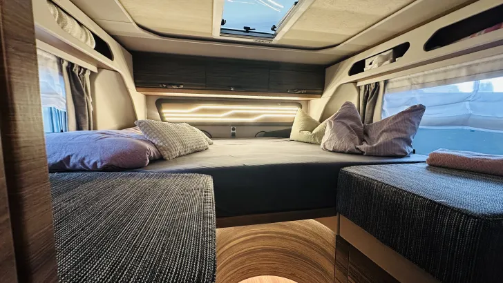 Fahrzeugbild Knaus Sun I 700 LEG HY4 Stützen, Wechselrichter #15
