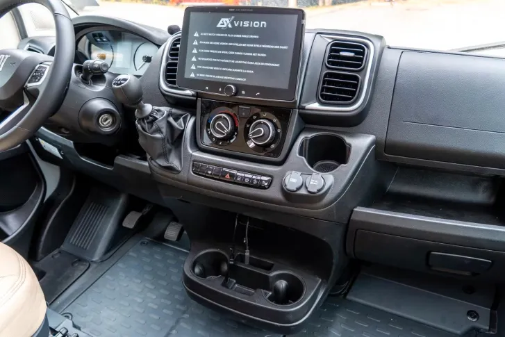 Fahrzeugbild LMC Innovan 600/603 *70 Jahre*Markise*Navi*Kamera* #8