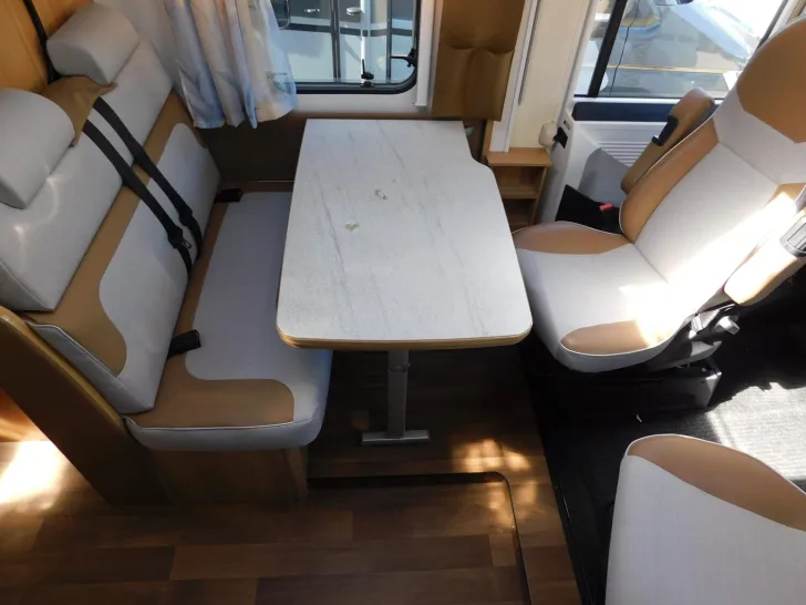 Fahrzeugbild Dethleffs Advantage I 6611 Automatik, Voll-Luftfeder, SAT #17