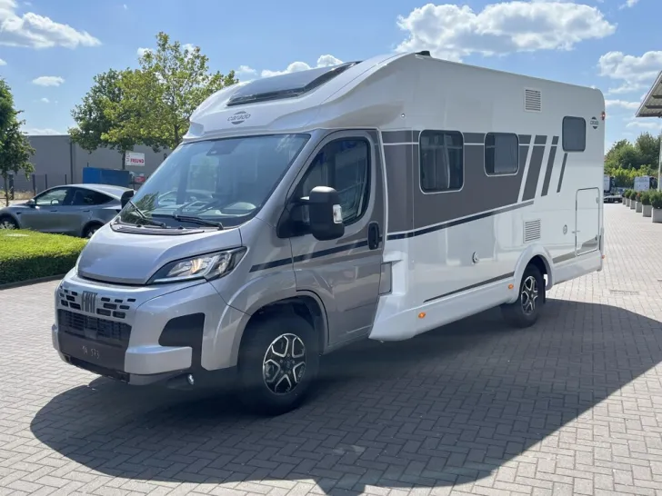 Fahrzeugbild Carado T 328 #2