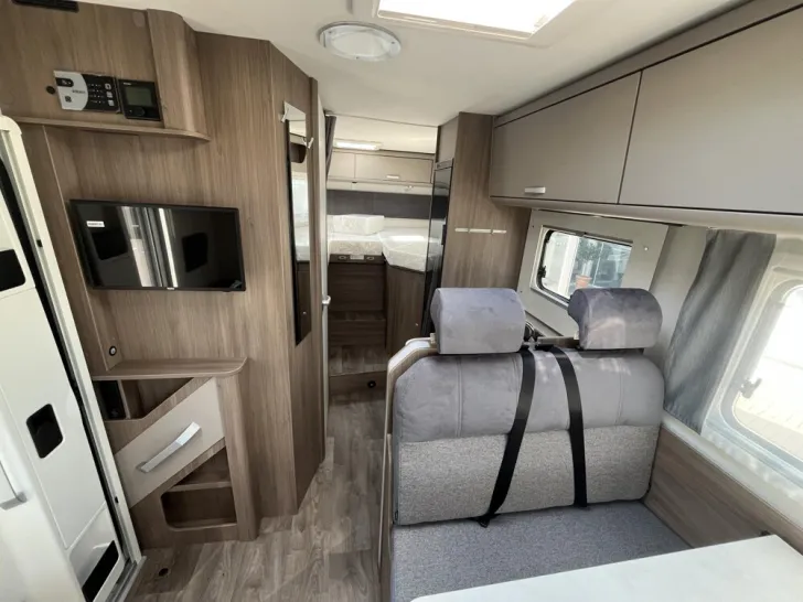 Fahrzeugbild Carado T 328 #6