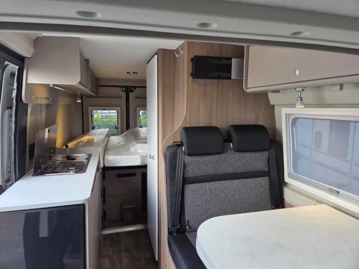Fahrzeugbild Carado Camper Van CV 640 pro AT9G+Markise+Hubdach #17