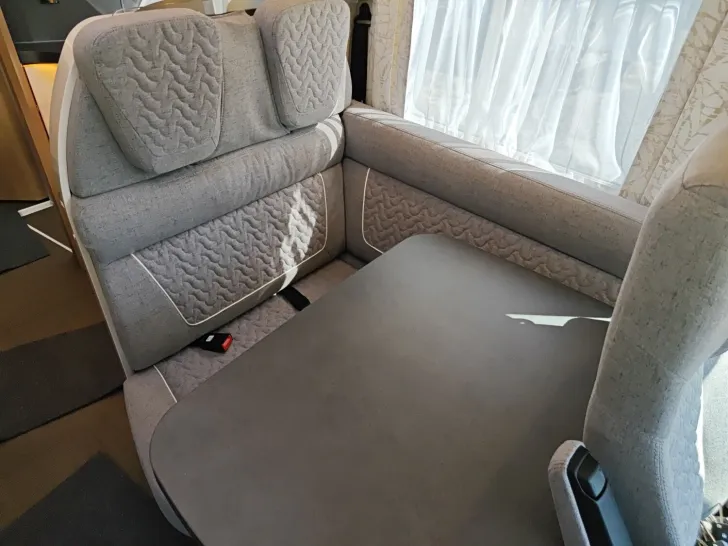 Fahrzeugbild Carthago C2-tourer I 145 RB LE comfort Mercedes #12