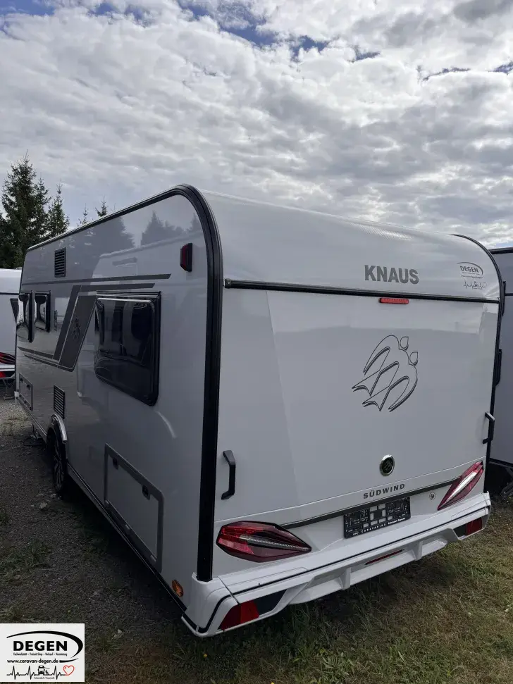 Fahrzeugbild Knaus Südwind 540 UE Black Selection Mobilanlage 12V, City-Wasseran #6