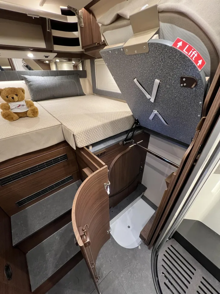 Fahrzeugbild Carthago chic c-line I 4.9 LE Mercedes (313) #31