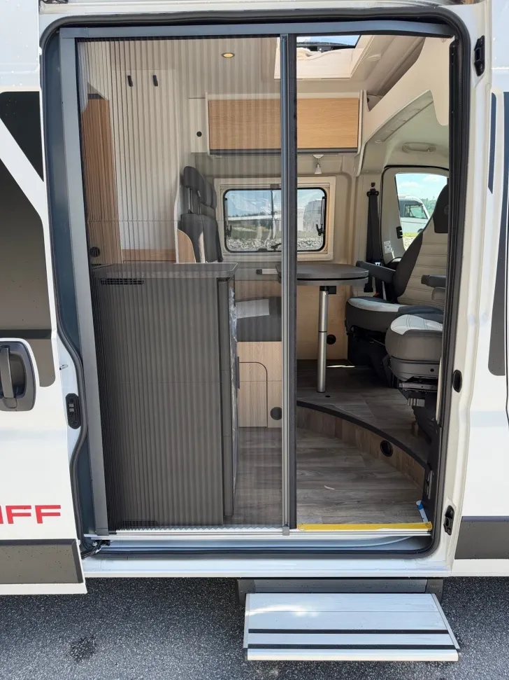 Fahrzeugbild Sunlight Adventure Cliff 600 Aktion   Solaranlage 100 W #24