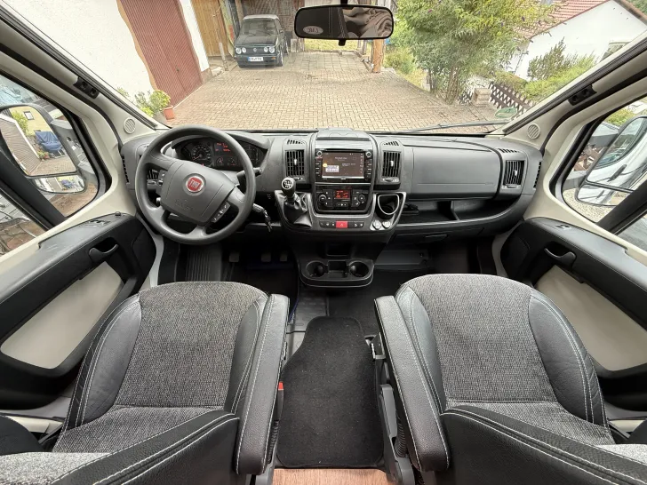 Fahrzeugbild LMC Cruiser V 646 Solar, Klimaautomatik #4