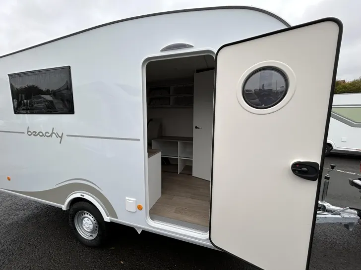 Fahrzeugbild Hobby Beachy 450 #6