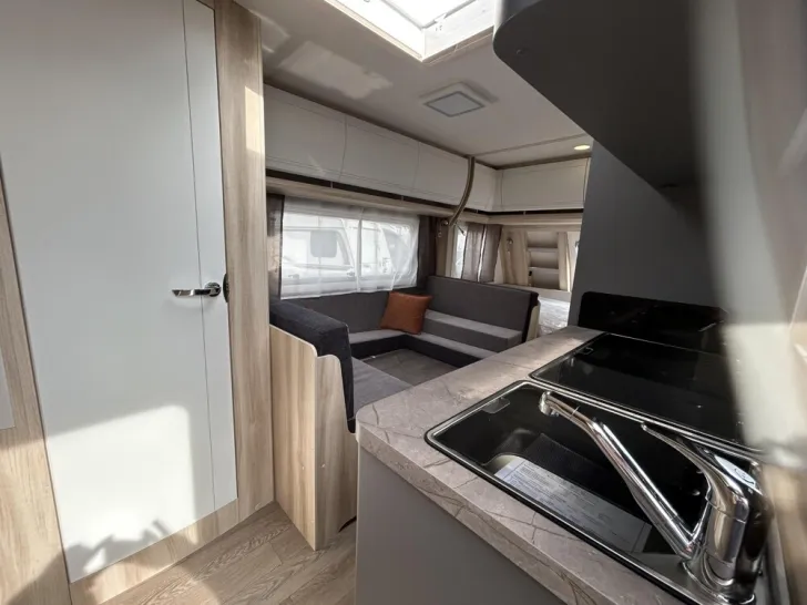 Fahrzeugbild Hobby De Luxe 490 KMF #10